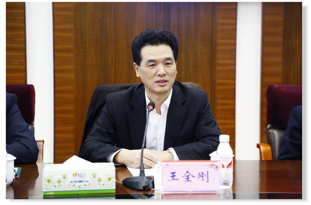 農(nóng)行湖北省分行副行長王全剛一行到訪宜化集團(圖3) 農(nóng)行湖北省分行副行長王全剛一行到訪宜化集團(圖3)