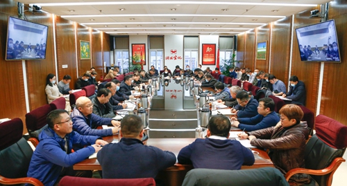 集團(tuán)行政例會強(qiáng)調(diào)：胸懷全局干在實(shí)處 奮力實(shí)現(xiàn)更大勝利(圖1)