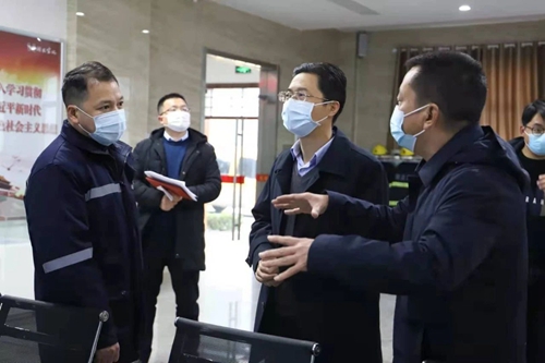 宜都市委副書記、市長(zhǎng)李澤剛到楚星公司慰問(wèn)市拔尖人才(圖1)