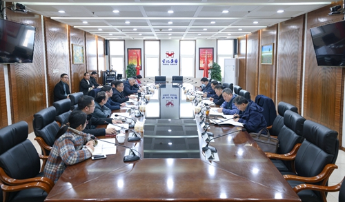 宜昌市國資委黨委書記、主任黃智華一行到宜化集團調研(圖1)