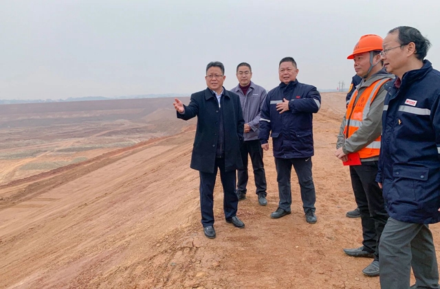 大年初一,王大真到田家河新項(xiàng)目和分子公司走訪慰問(圖3) 大年初一,王大真到田家河新項(xiàng)目和分子公司走訪慰問(圖3)