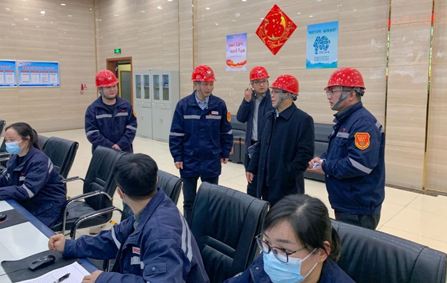 大年初一,王大真到田家河新項(xiàng)目和分子公司走訪慰問(圖5) 大年初一,王大真到田家河新項(xiàng)目和分子公司走訪慰問(圖5)