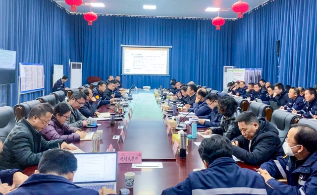 王大真一行到田家河園區(qū)現(xiàn)場辦公(圖1) 王大真一行到田家河園區(qū)現(xiàn)場辦公(圖1)