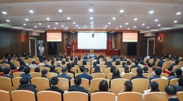 宜化集團(tuán)黨委理論學(xué)習(xí)中心組開展集中學(xué)習(xí)