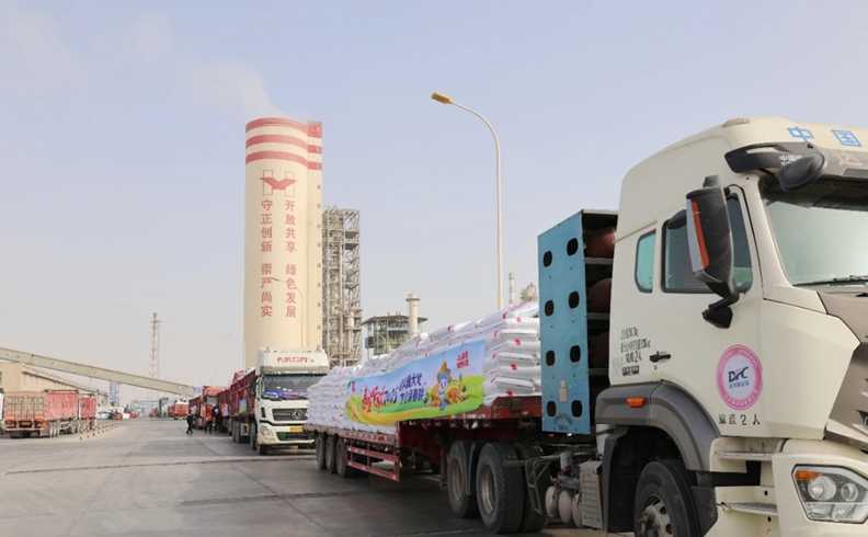 新疆天運：開足馬力生產(chǎn)，全力服務(wù)春耕