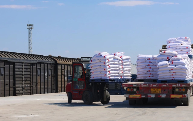 新疆天運成功完成首批出口訂單發運(圖1)