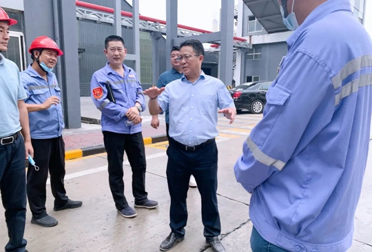 王大真一行到股份公司、化機公司現場辦公